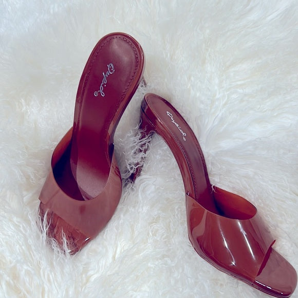 Brown square peep toe mule